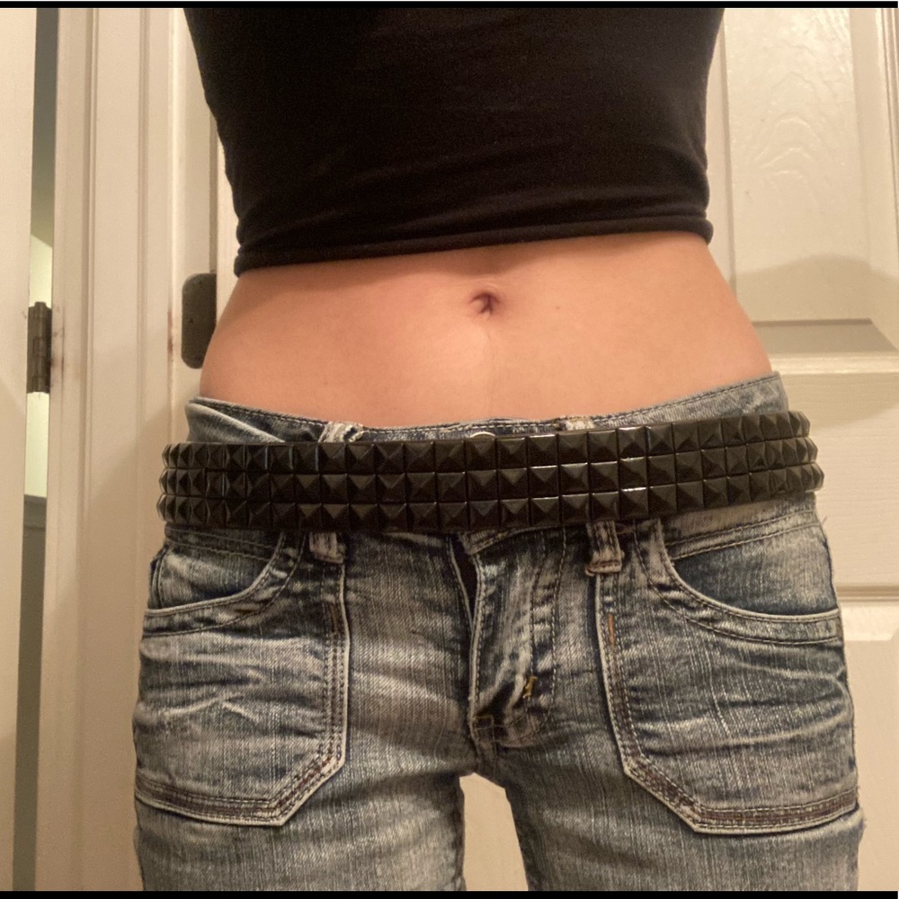 All black scene studded belt 💕